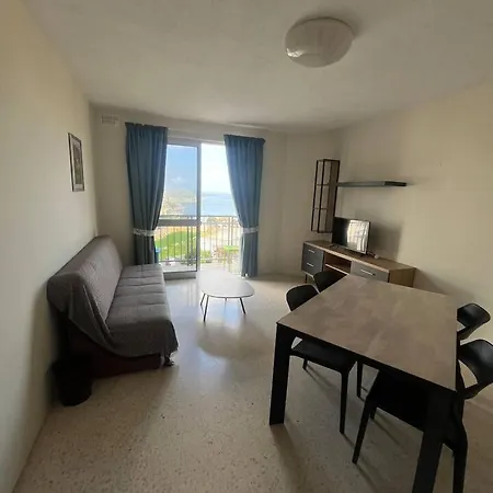2 Bedrm Seaview Balluta Bay Apartment Sliema